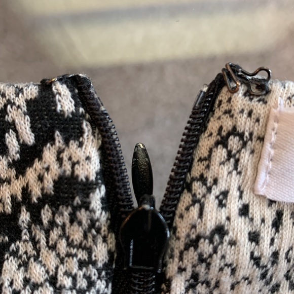 Calvin Klein Cap Sleeve Snakeskin Dress - Picture 11 of 16